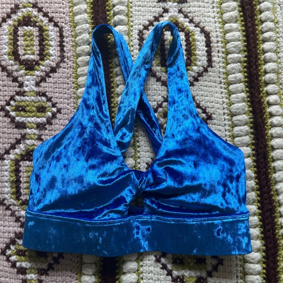 Oasis Crushed Velour Twist Sports Bra - Picture 2 of 5